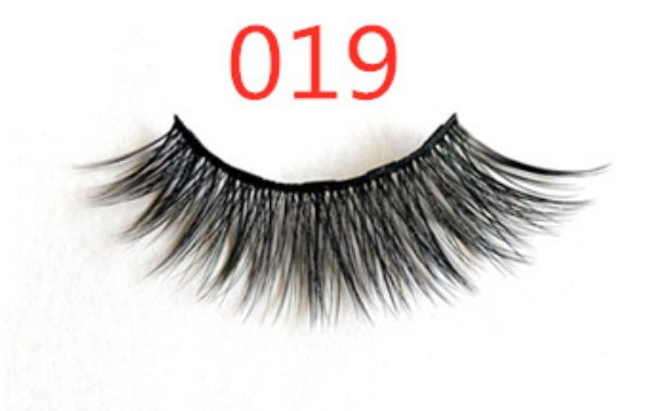 A Pair Of False Eyelashes With Magnets In Fashion - watkins innovators