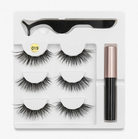 A Pair Of False Eyelashes With Magnets In Fashion - watkins innovators
