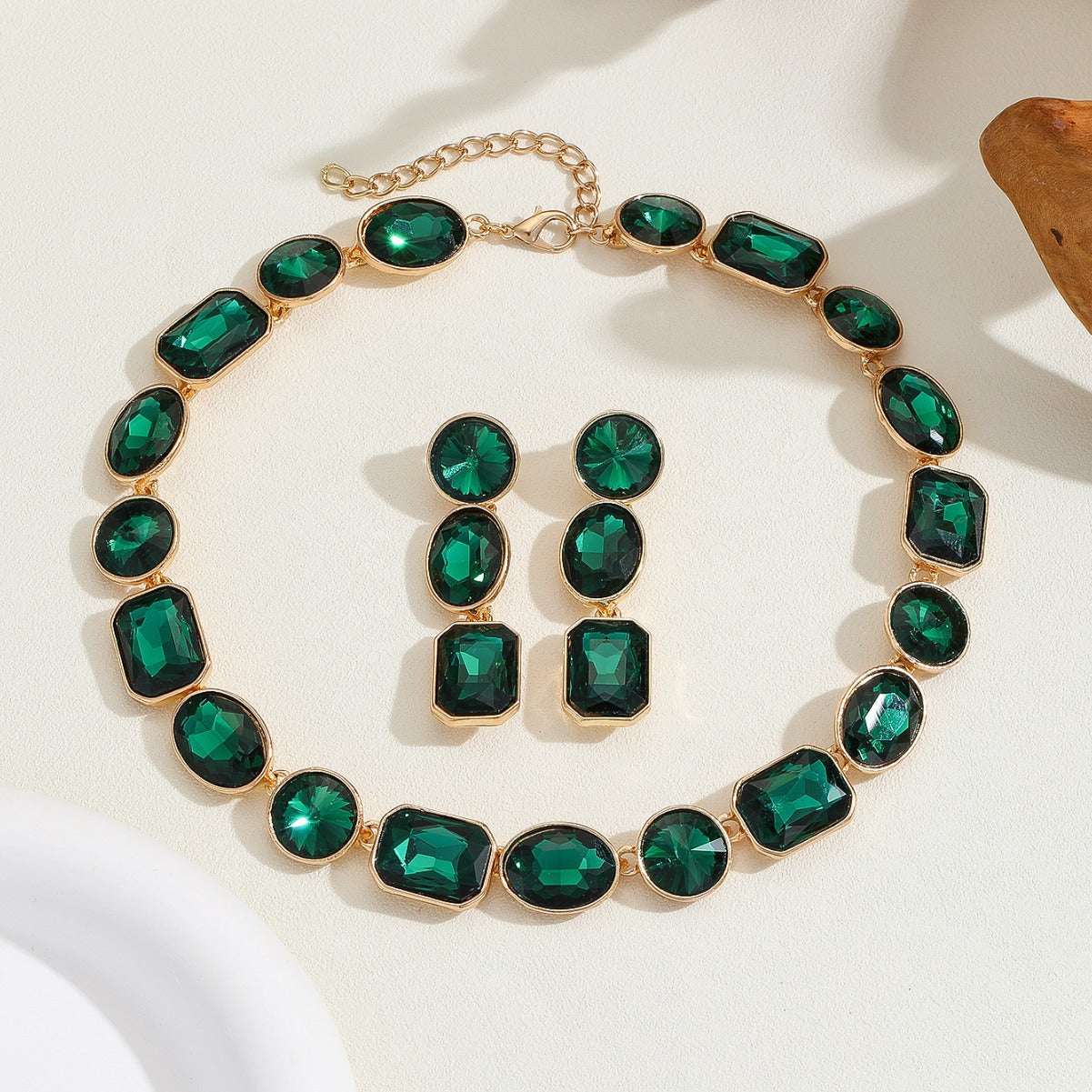 Luxurious Style Antique Style Gorgeous Shiny Crystal Colored Gems Necklace For Women - watkins innovators